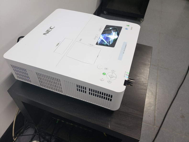 ֮ ҕ NECx<a href=http://www.otw6531.cn/projector/ target=_blank>ͶӰC(j)</a>